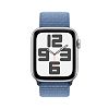 Apple Watch SE 2023, 44 мм корпус из алюминия серебристого цвета, ремешок нейлон цвета «ледяной синий»